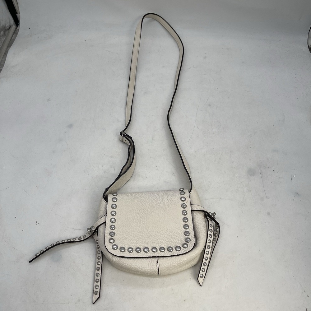 NEW Authentic COACH DAKOTAH 15 Rivets Pebbled Leather Crossbody Messenger Cream